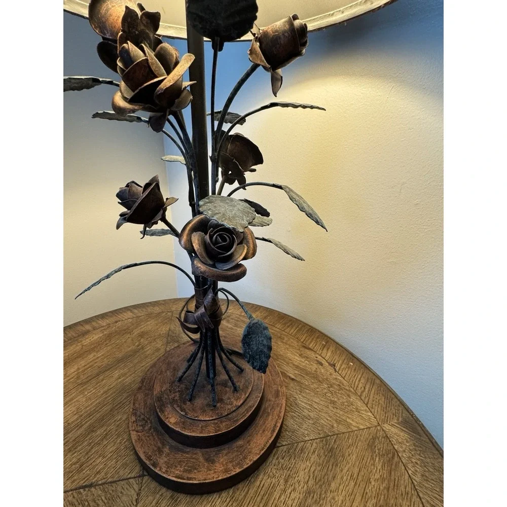 Vintage floral rose table lamp. Stunning. lamp shade. bronze color